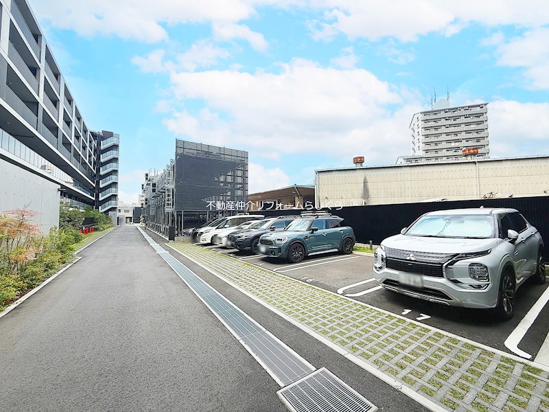 共用部写真（駐車場）