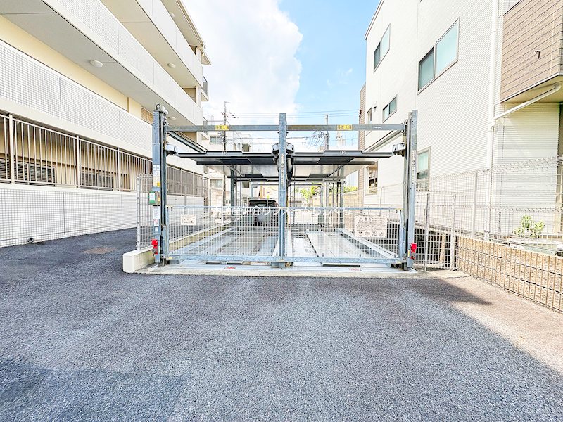 共用部写真（駐車場）