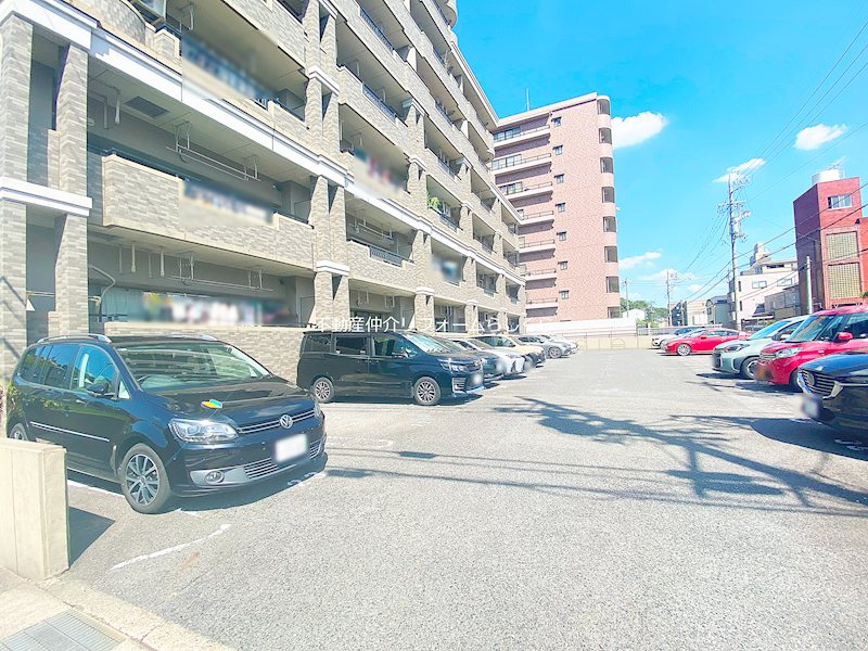 共用部写真（駐車場）