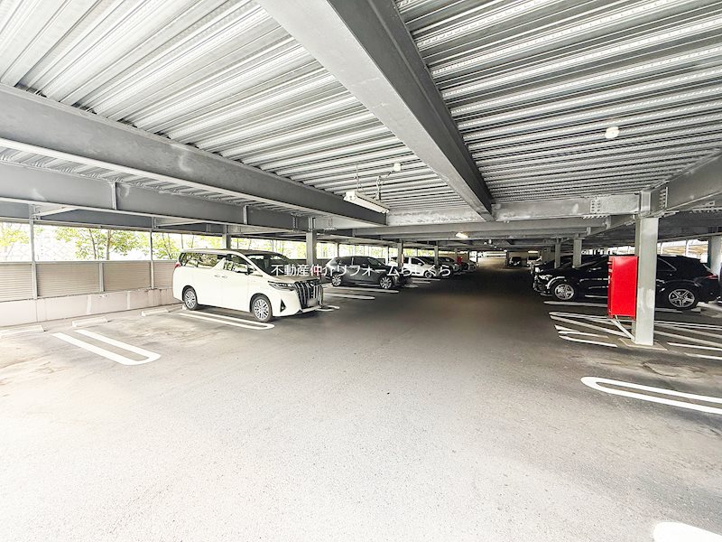 共用部写真（駐車場）