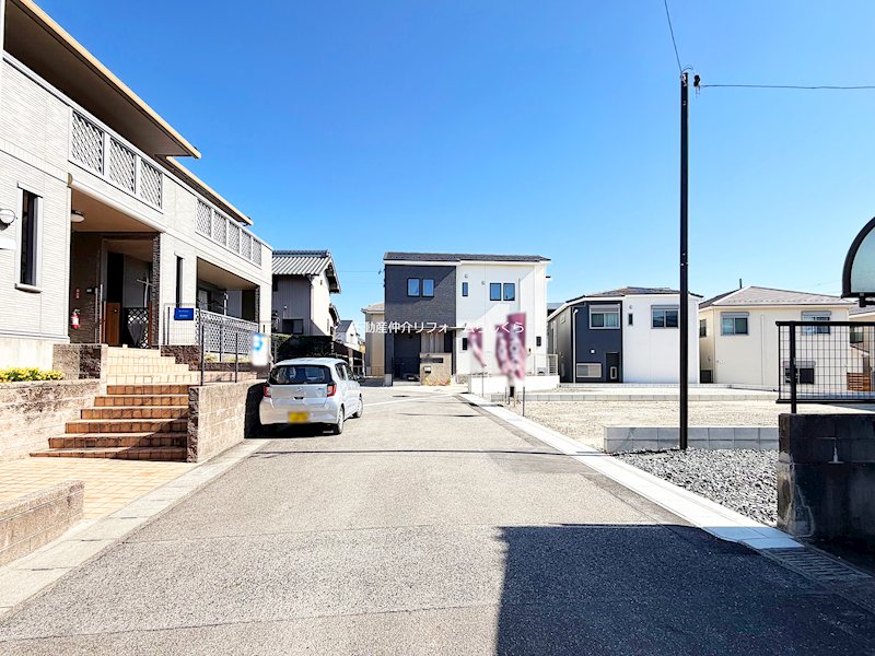 現地写真（前面道路含む現地写真）