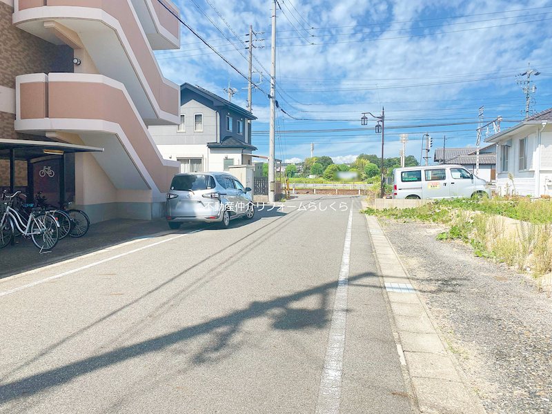 現地写真（前面道路含む現地写真）
