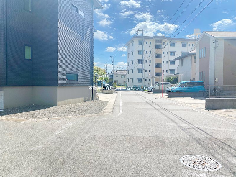 現地写真（前面道路含む現地写真）