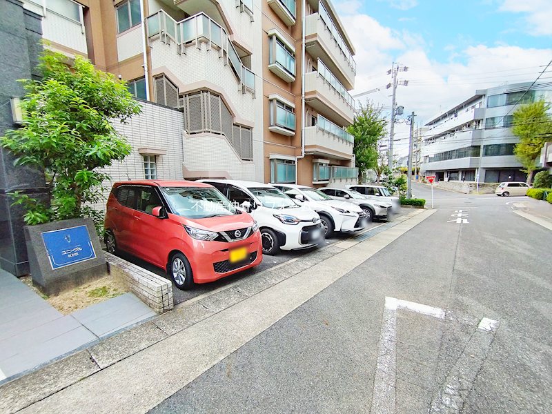 共用部写真（駐車場）