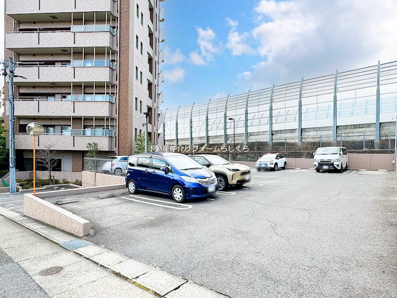 共用部写真（駐車場）