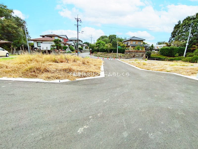 現地写真（前面道路含む現地写真）