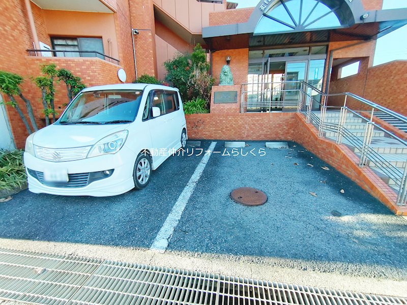 共用部写真（駐車場）