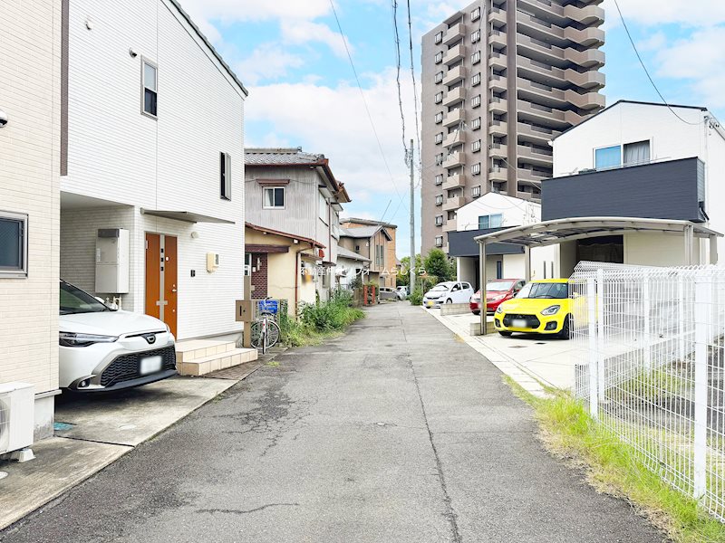 現地写真（前面道路含む現地写真）