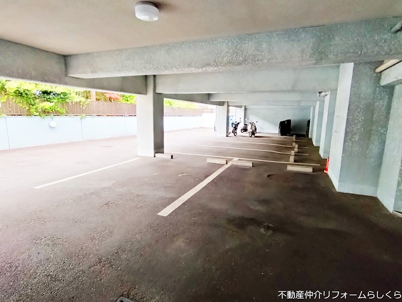 共用部写真（駐車場）