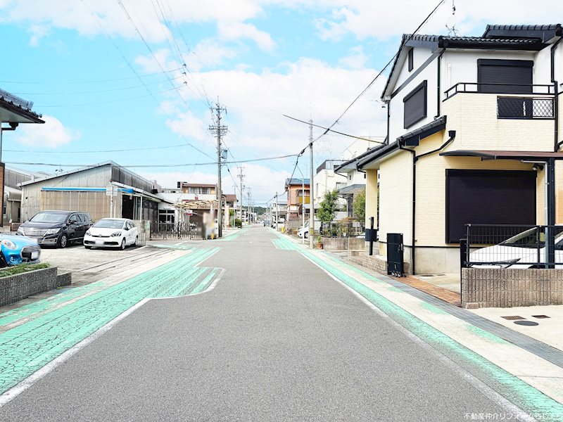 現地写真（前面道路含む現地写真）