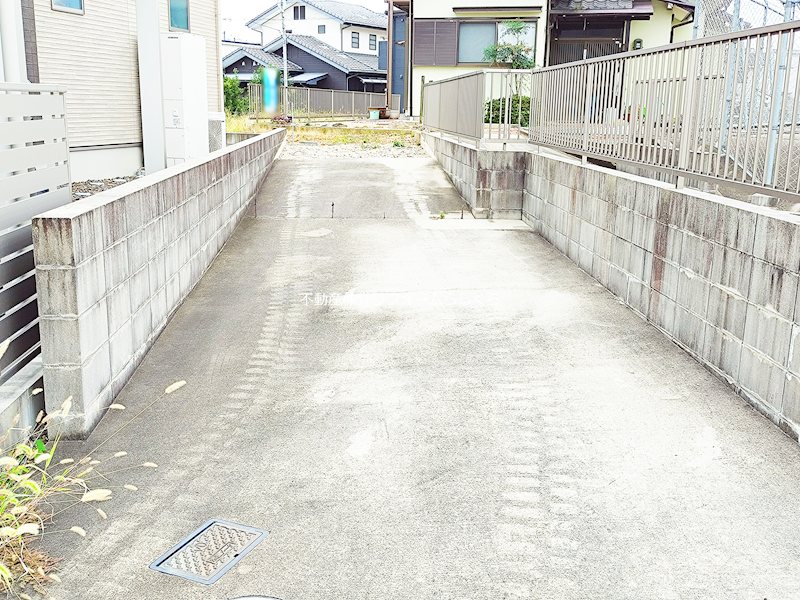 現地写真（前面道路含む現地写真）