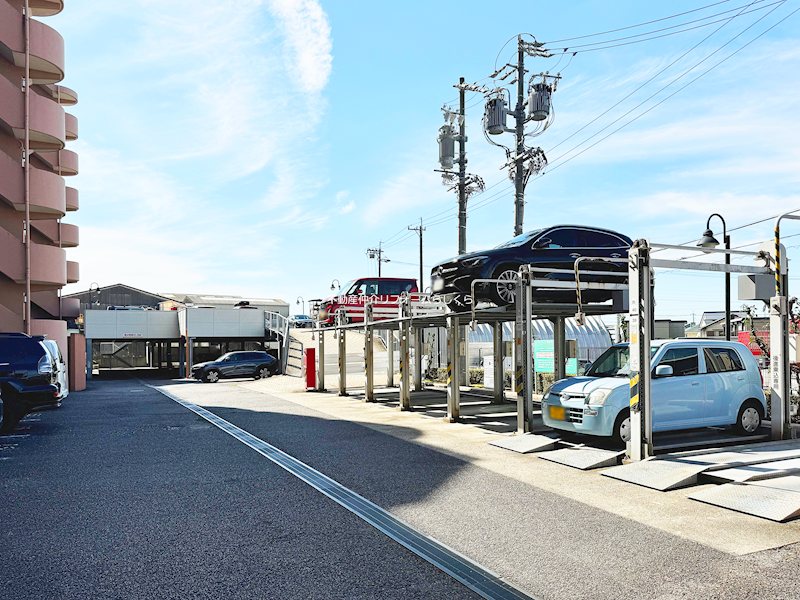 共用部写真（駐車場）