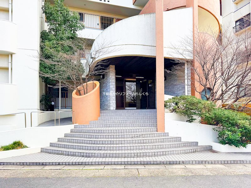 共用部写真（エントランス）