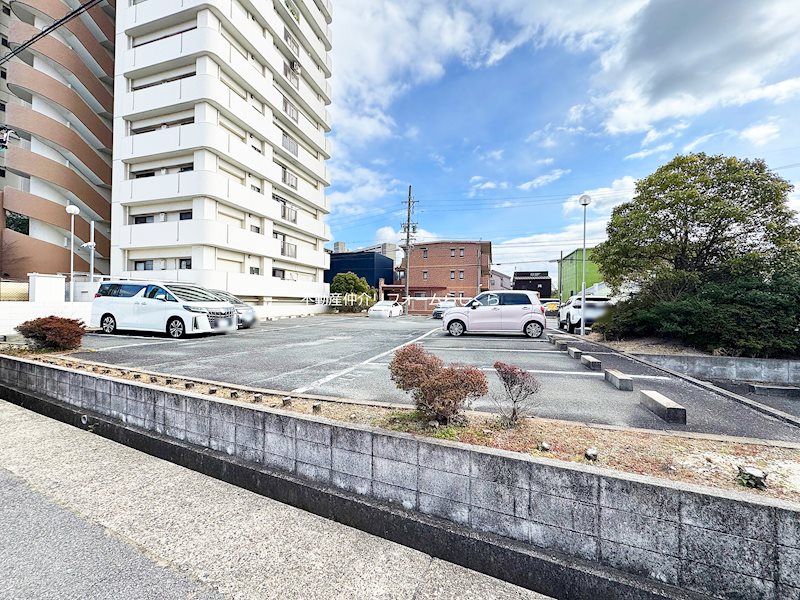 共用部写真（駐車場）