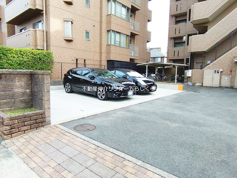 共用部写真（駐車場）