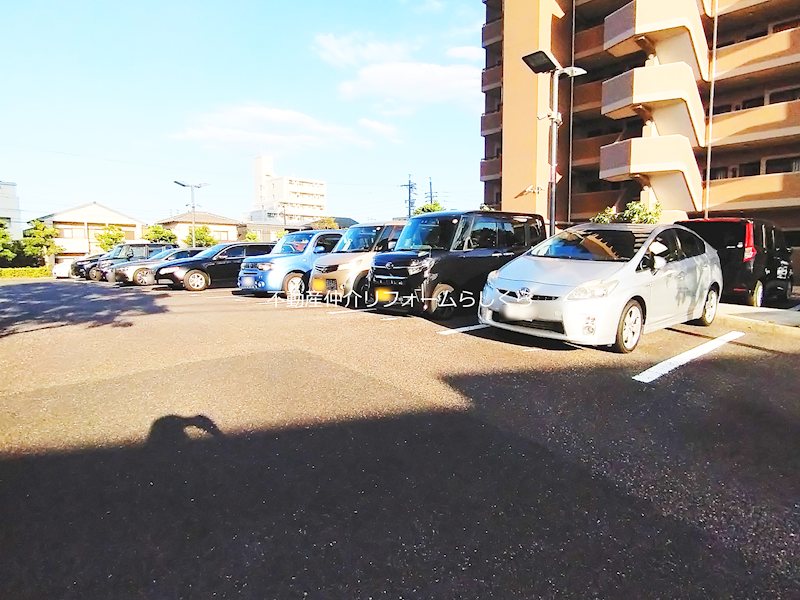 共用部写真（駐車場）