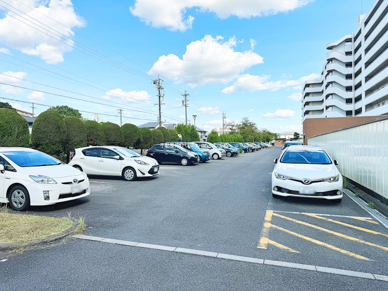 共用部写真（駐車場）