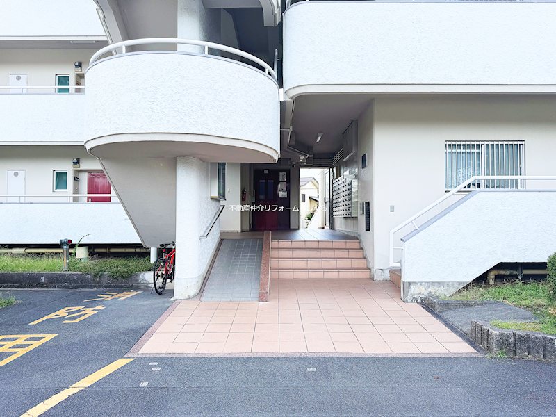 共用部写真（エントランス）