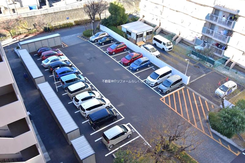 共用部写真（駐車場）