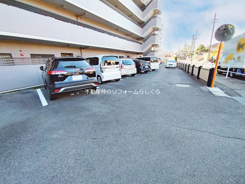 共用部写真（駐車場）