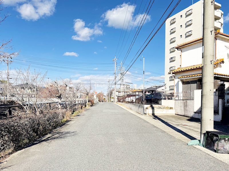 現地写真（前面道路含む現地写真）