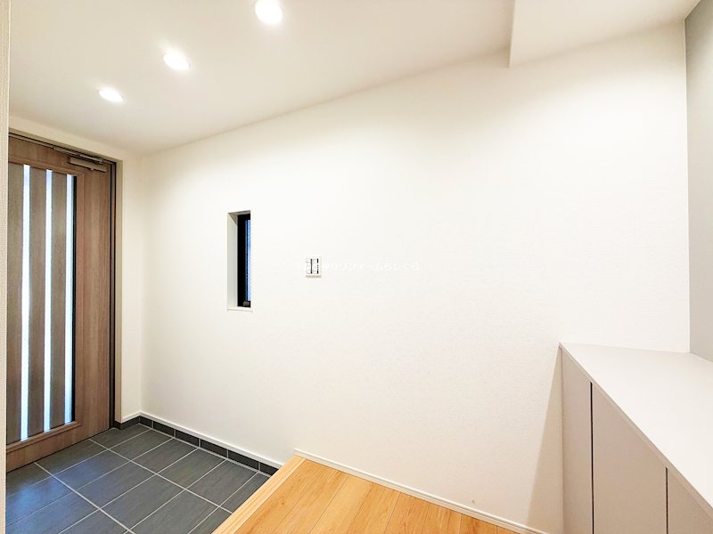 現地写真（玄関）