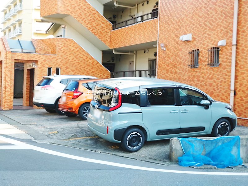 共用部写真（駐車場）