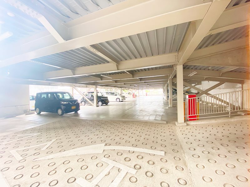 共用部写真（駐車場）