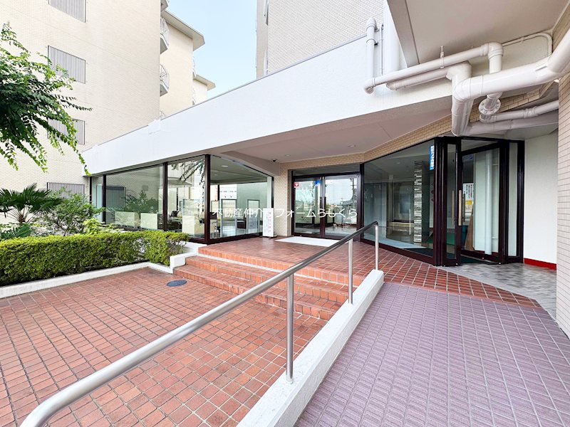 共用部写真（エントランス）