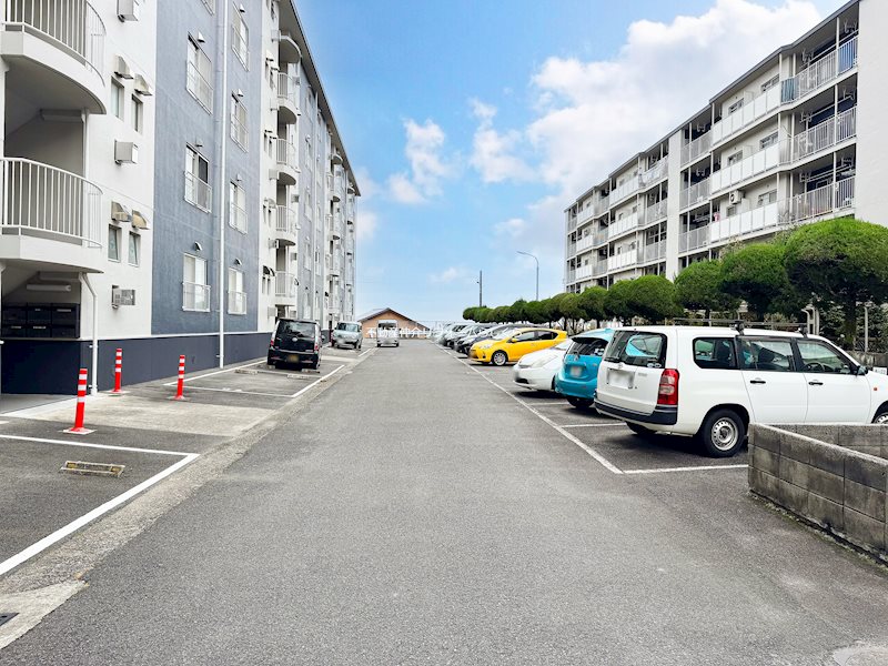 共用部写真（駐車場）