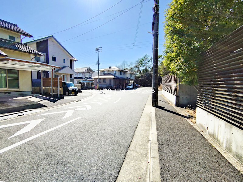 現地写真（前面道路含む現地写真）