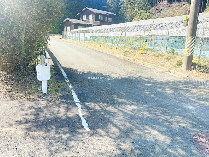 現地写真（前面道路含む現地写真）