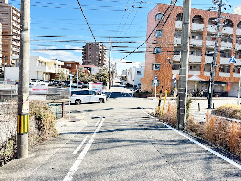 現地写真（前面道路含む現地写真）