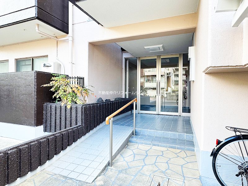 共用部写真（エントランス）