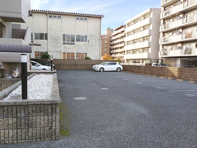 共用部写真（駐車場）
