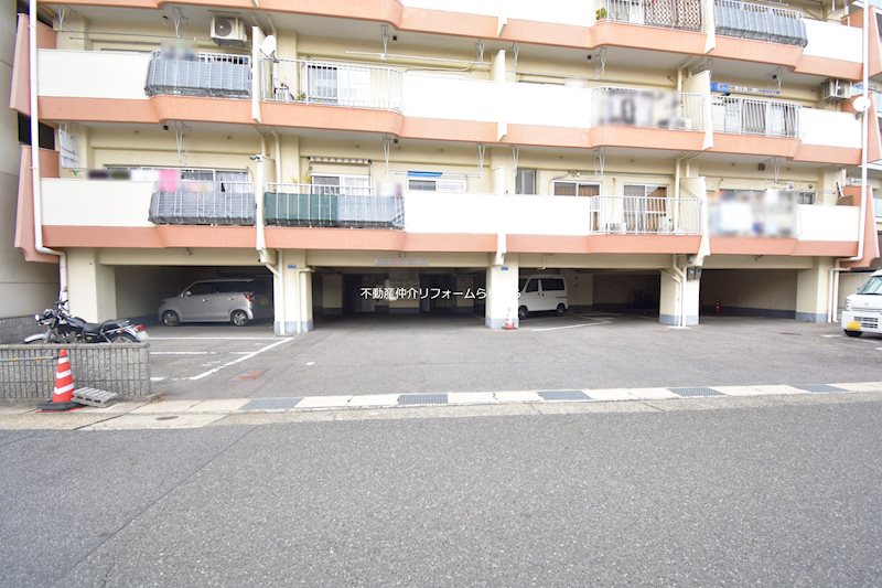 共用部写真（駐車場）