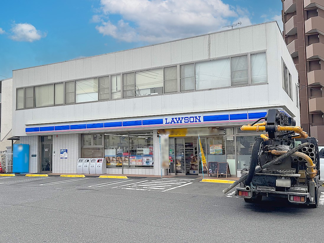 ローソン　名東社台店