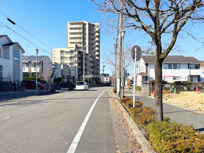 現地写真（前面道路含む現地写真）