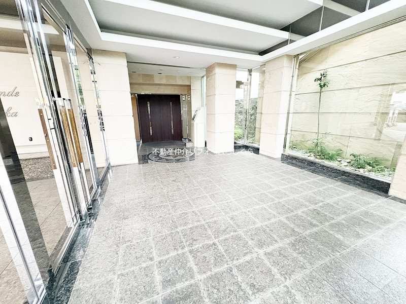 共用部写真（エントランス）