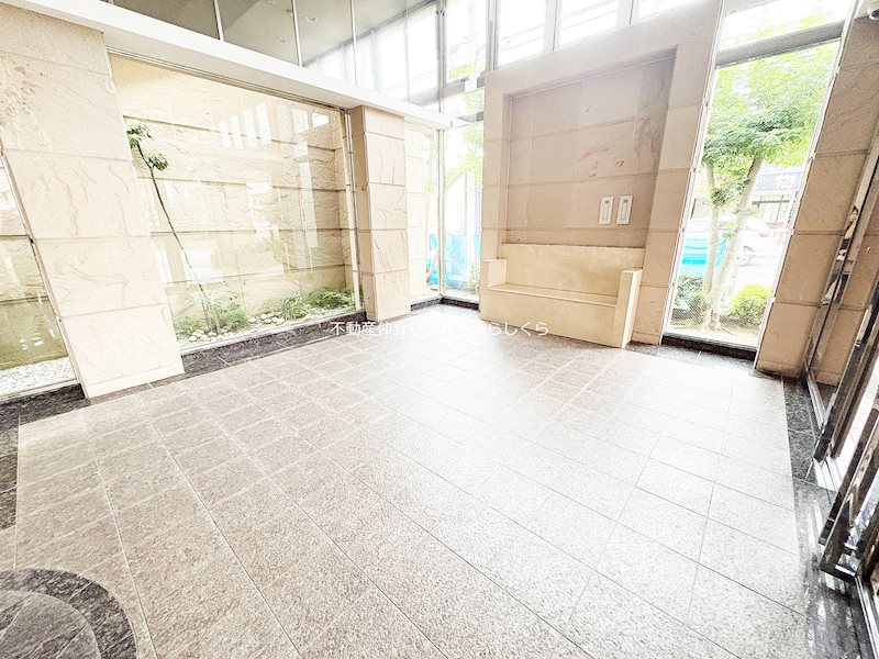 共用部写真（エントランス）