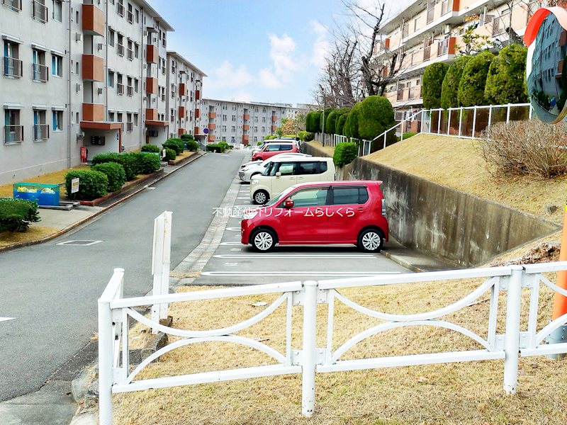 共用部写真（駐車場）