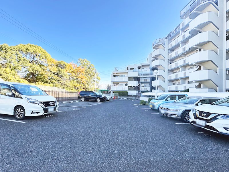 共用部写真（駐車場）