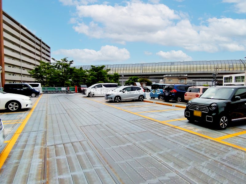 共用部写真（駐車場）