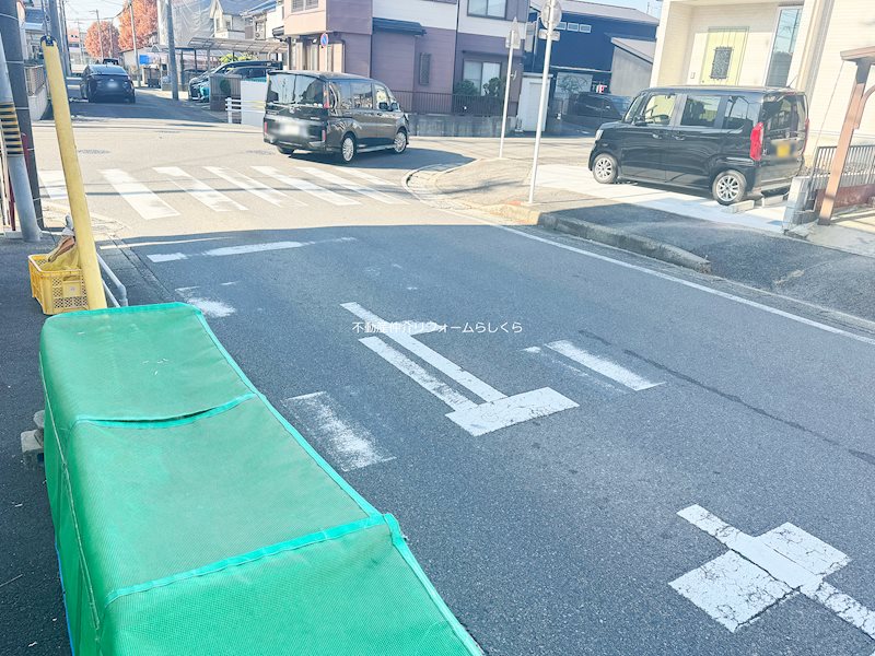 現地写真（前面道路含む現地写真）