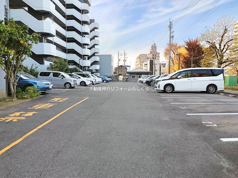 共用部写真（駐車場）