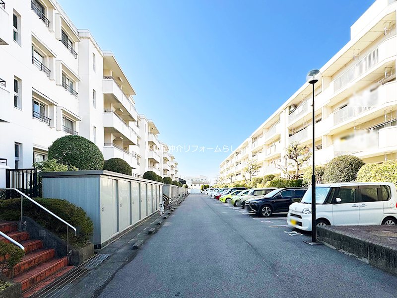 共用部写真（駐車場）