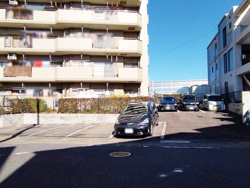 共用部写真（駐車場）