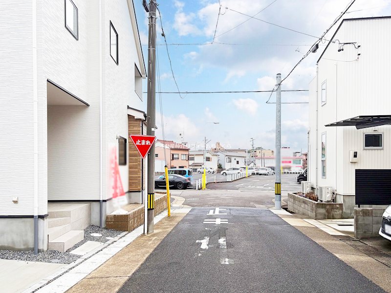 現地写真（前面道路含む現地写真）