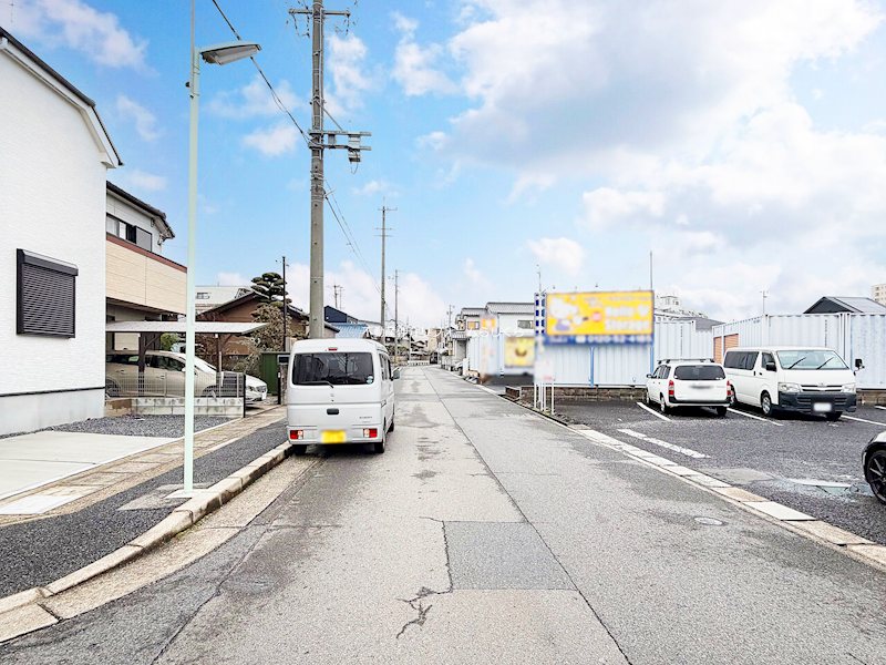 現地写真（前面道路含む現地写真）