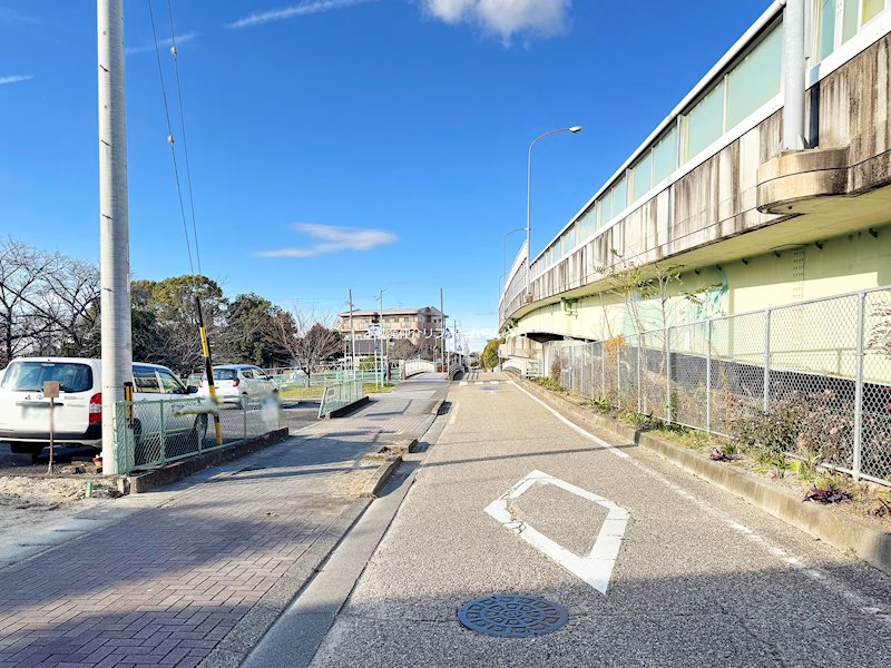 現地写真（前面道路含む現地写真）